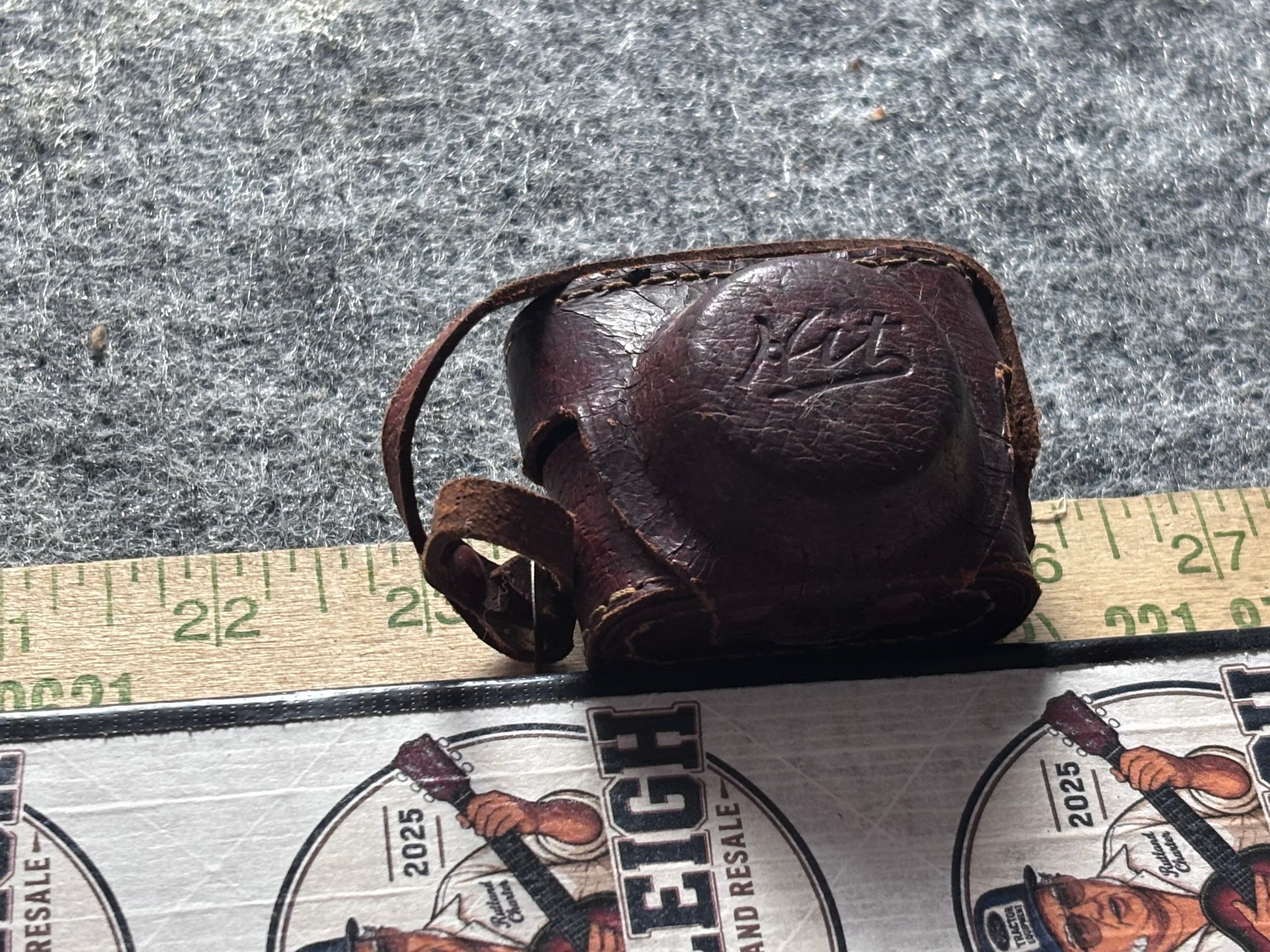 Vintage HIT Miniature Spy Camera with Leather Case - Thumbnail 5