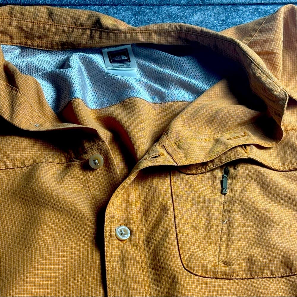 Vintage The North Face Casual Button Up…Excellent condition…Medium - Thumbnail 3