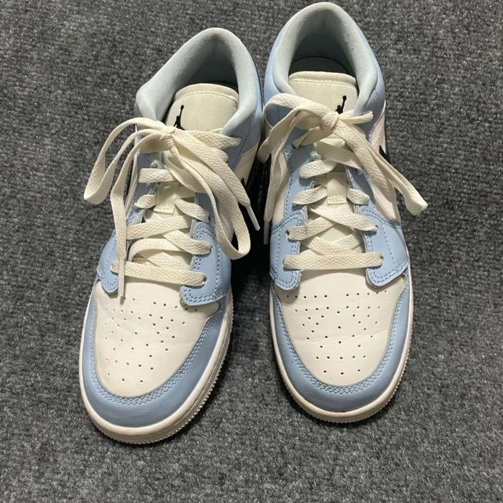 Jordan 1 Retro Ice Blue/Black Low (GS) 5.5Y - Thumbnail 3