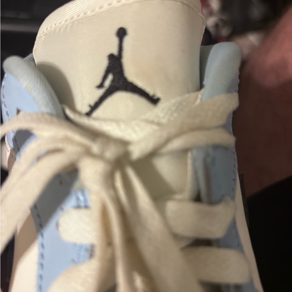 Jordan 1 Retro Ice Blue/Black Low (GS) 5.5Y - Thumbnail 4
