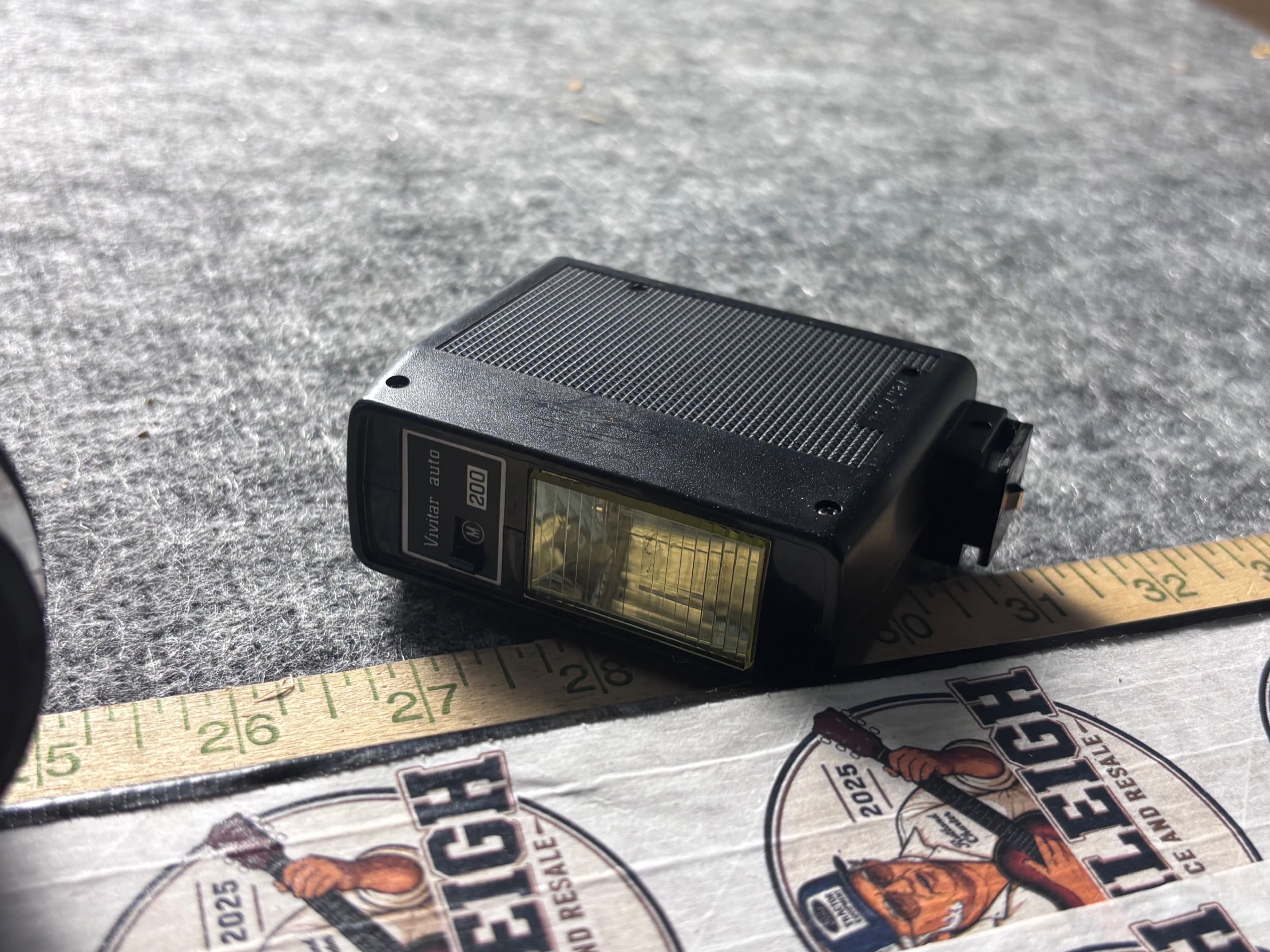 Vivitar Series 1 70-210mm Macro Focusing Auto Zoom Lens and Matching Flash - Thumbnail 4