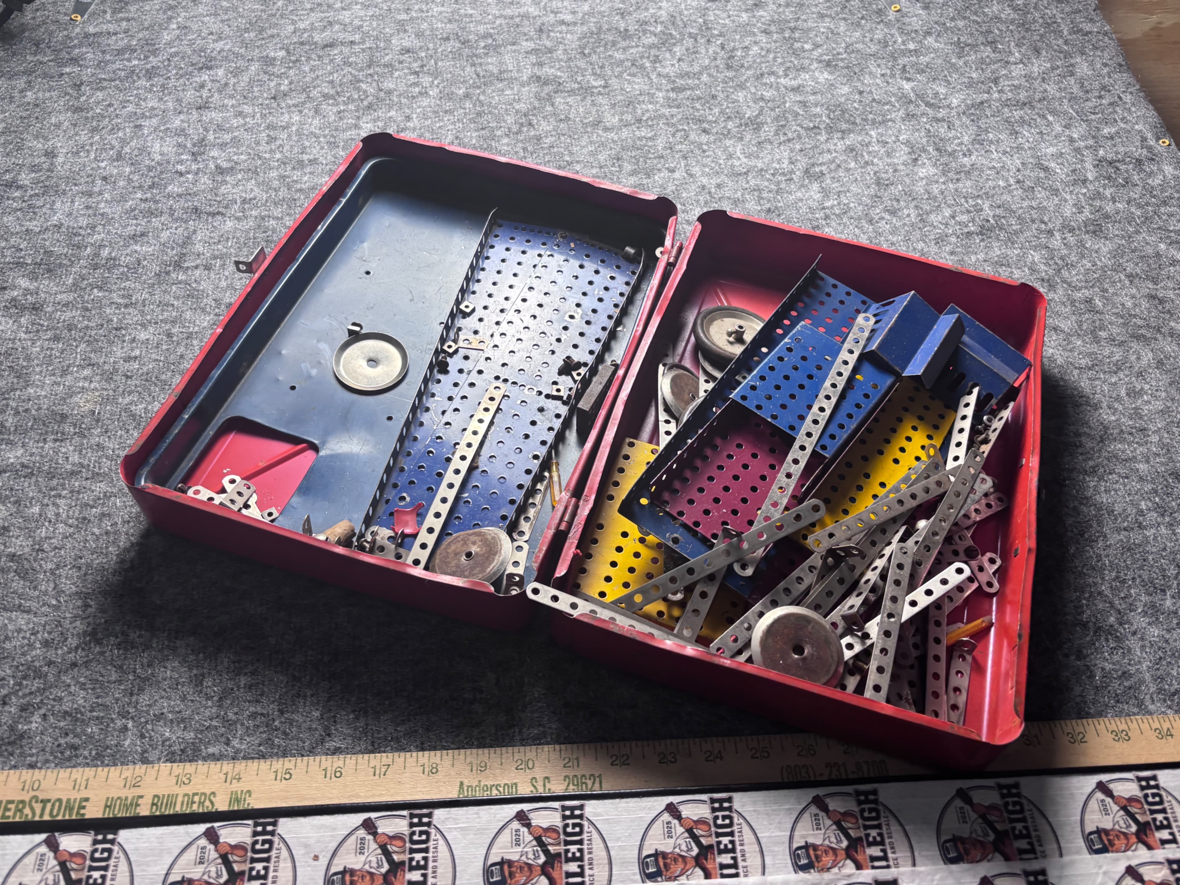 Vintage 1940’s Constructioneer Metal Building Set by U.S.A. Toy - Thumbnail 3