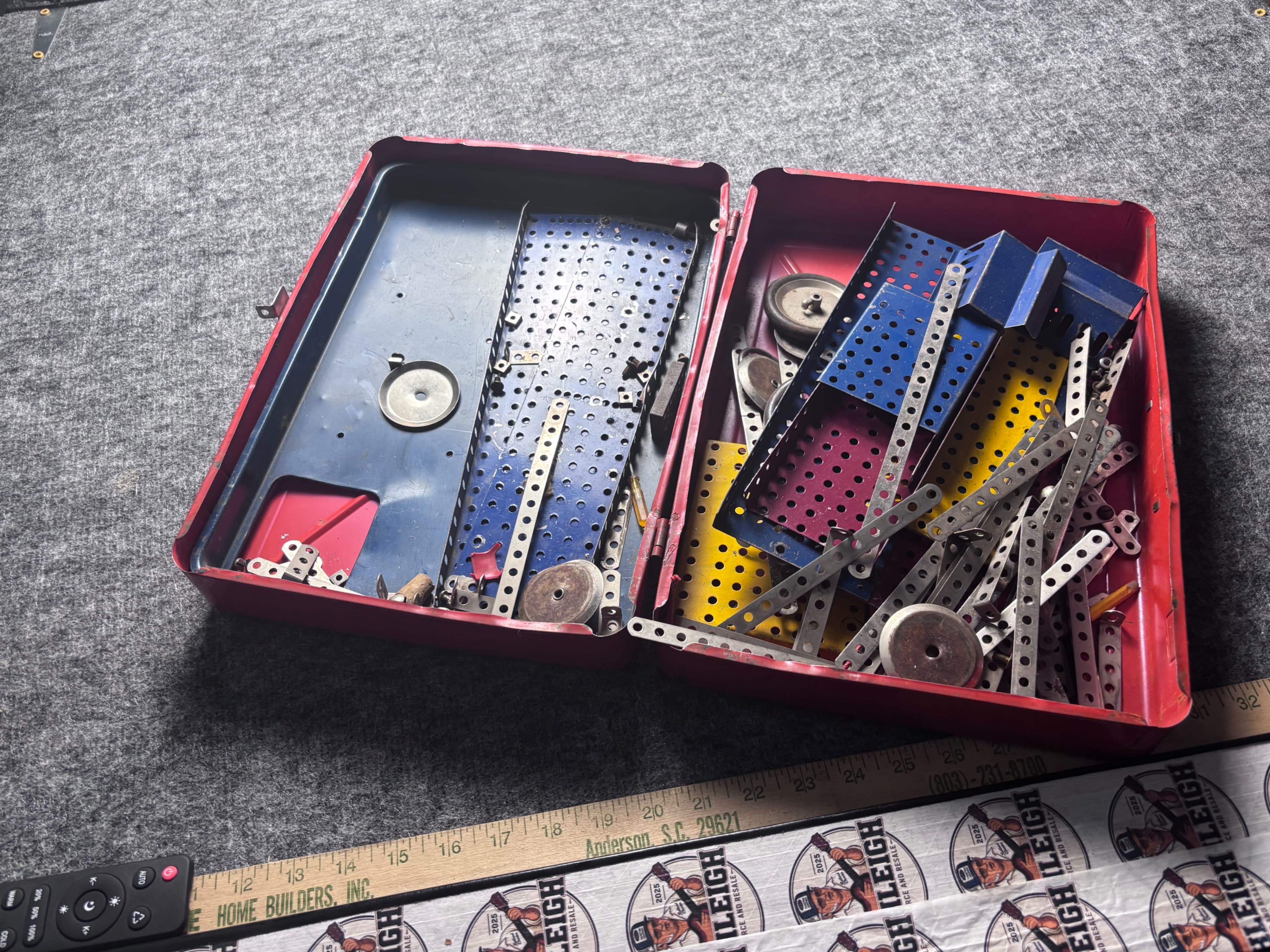 Vintage 1940’s Constructioneer Metal Building Set by U.S.A. Toy - Thumbnail 4