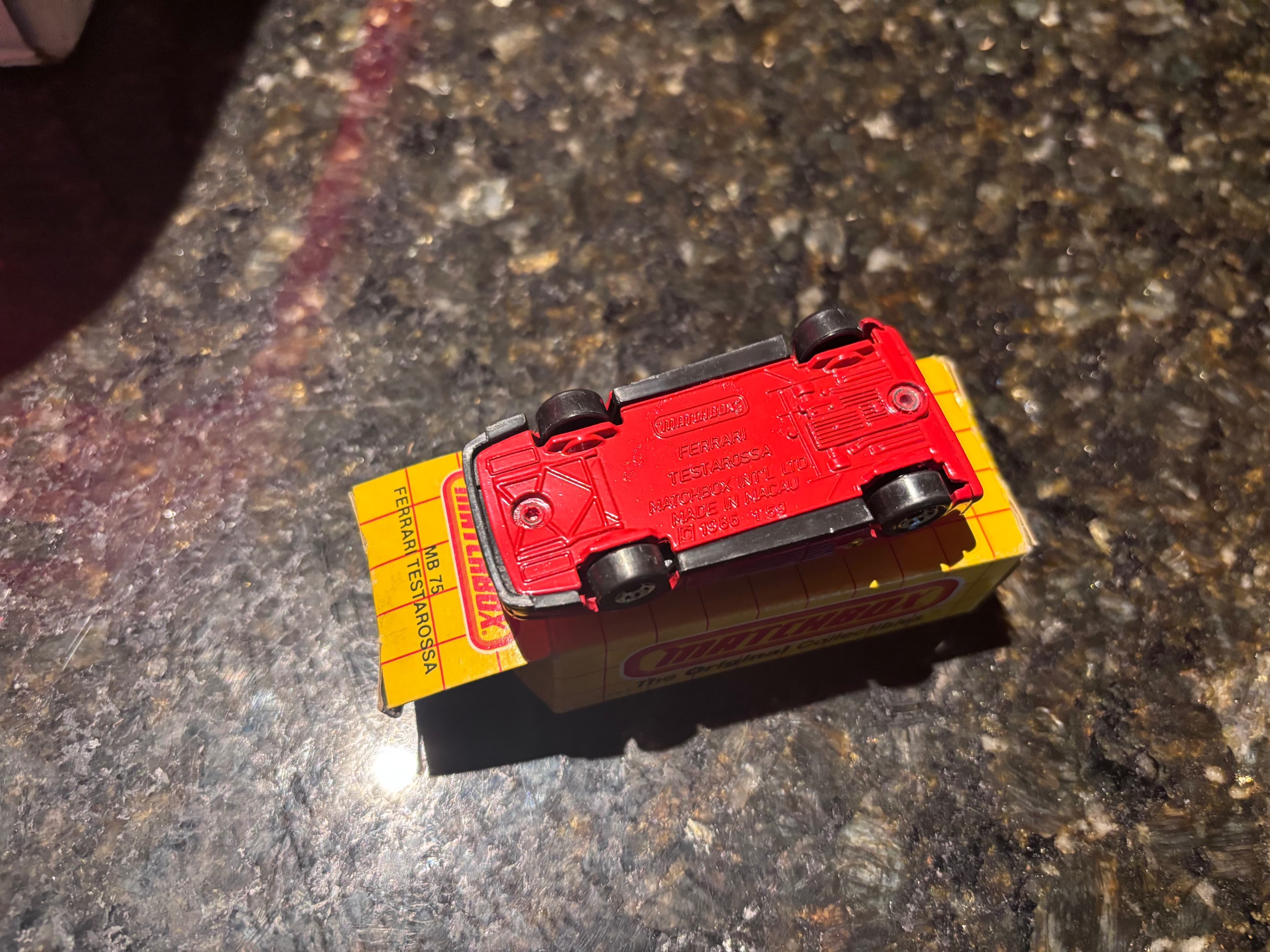 Matchbox Ferrari Testarossa Die-Cast Model Car - Thumbnail 2